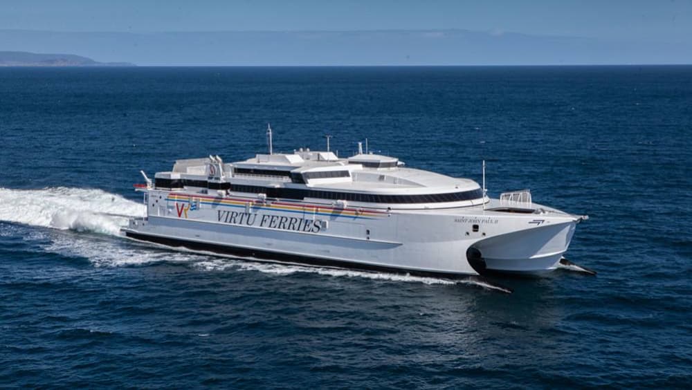 Servizi di catamarani ad alta velocità Virtu Ferries che collegano Malta alla Sicilia